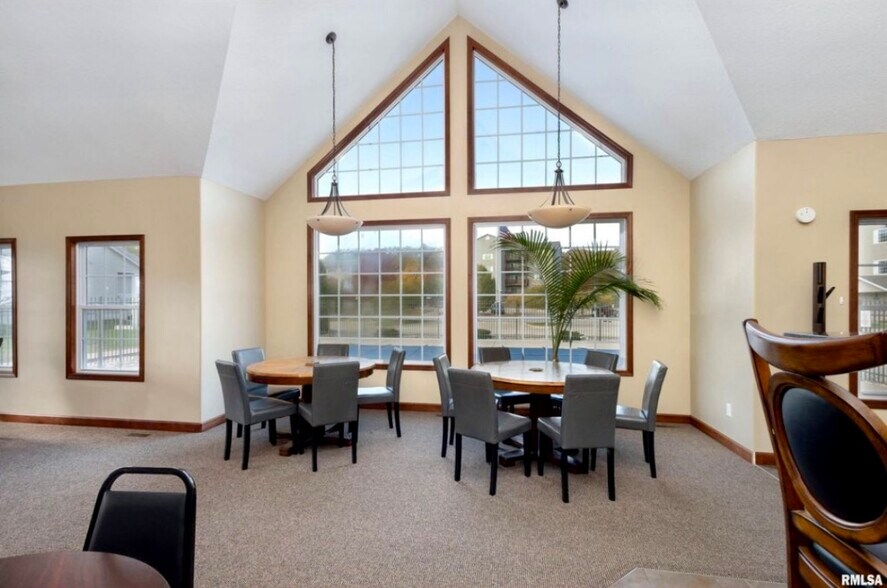 Building Photo - 4102 Creek Hill Dr