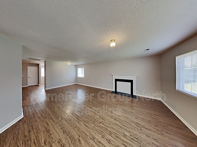 Building Photo - 801 Stockport Way