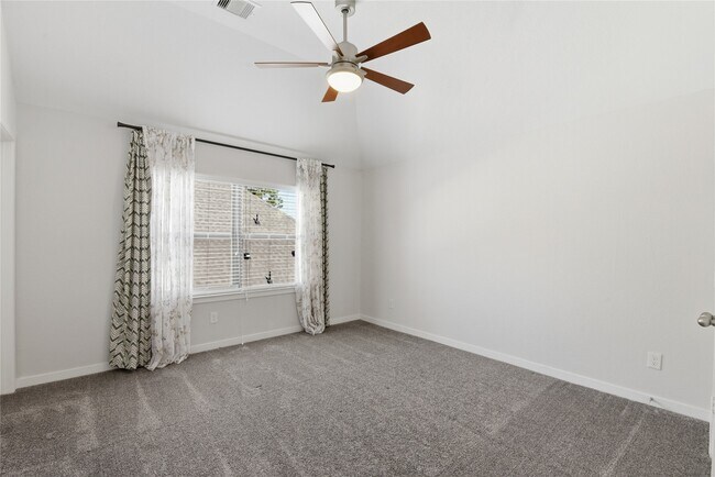 Building Photo - 15314 Viviente Dr