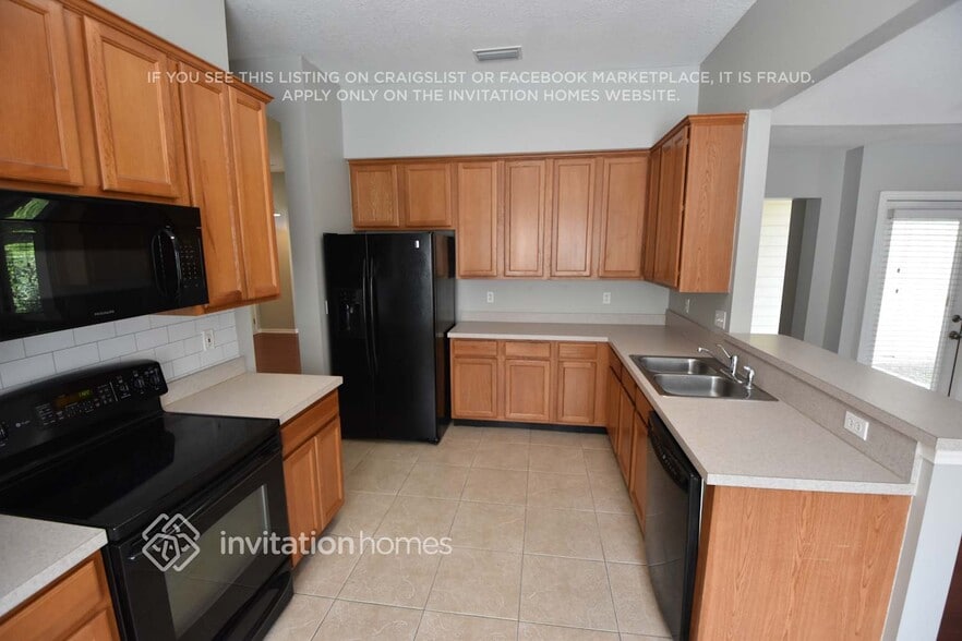 Building Photo - 2115 Trailwood Dr