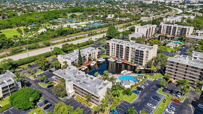 Building Photo - 11 Royal Palm Way