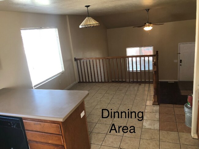 Building Photo - 5477 Geneva Way