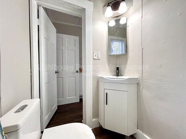 Building Photo - 1768 Elwood St