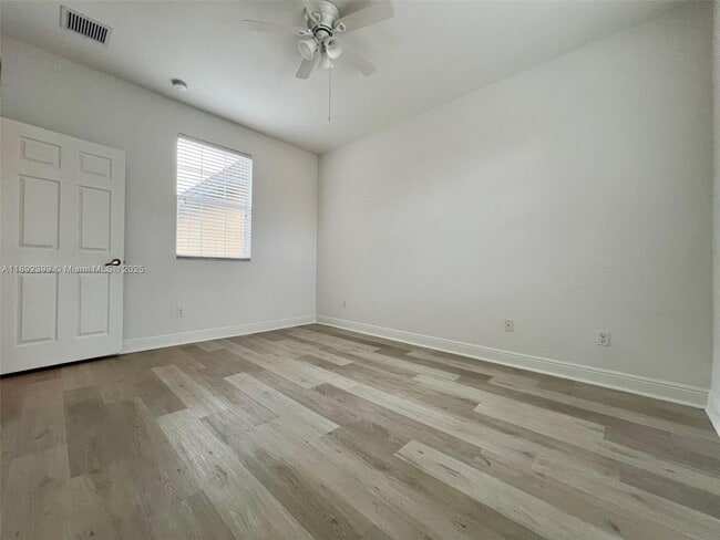 Building Photo - 1423 SW 147th Ave