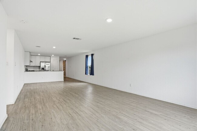Building Photo - Spacious Southwest San Antonio Home Near Lackland AFB & Major Highways