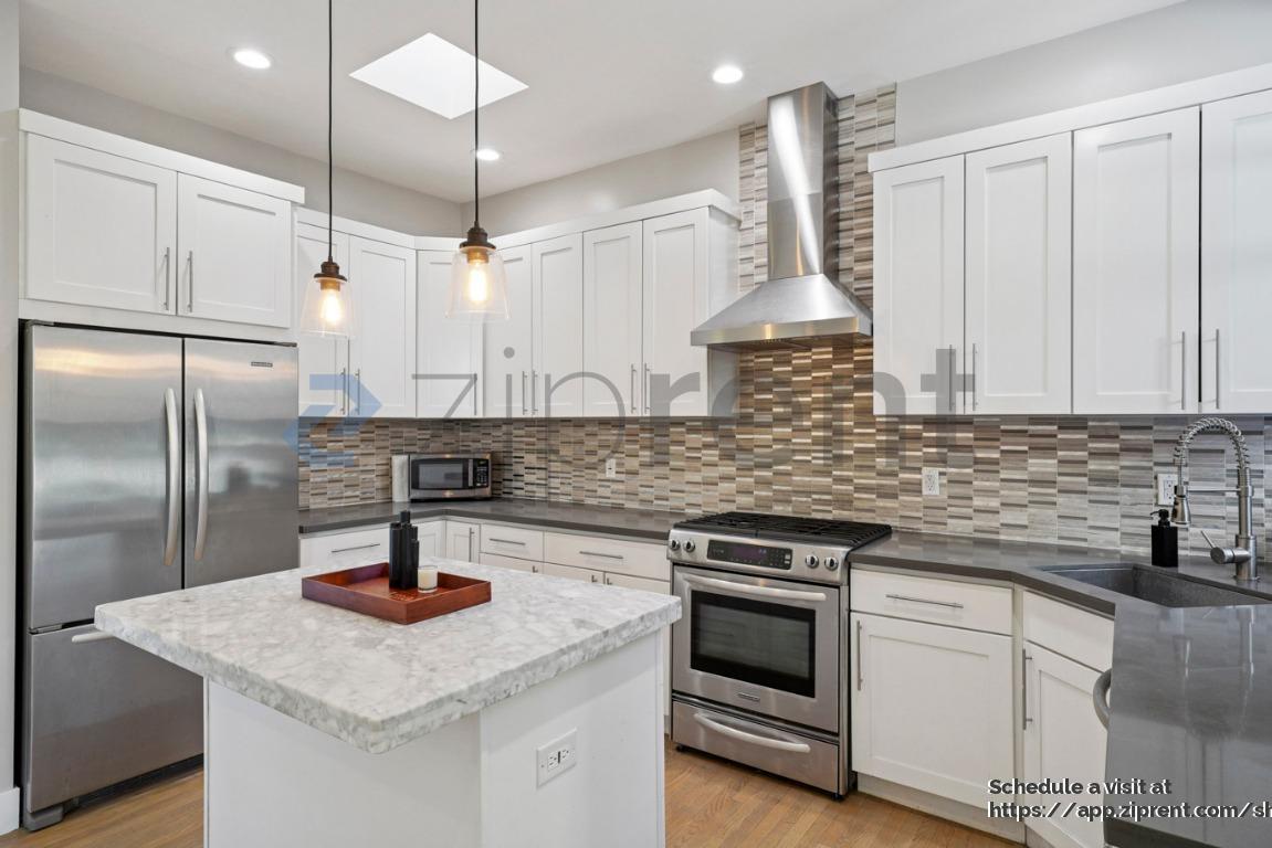 Building Photo - 3024 Market St