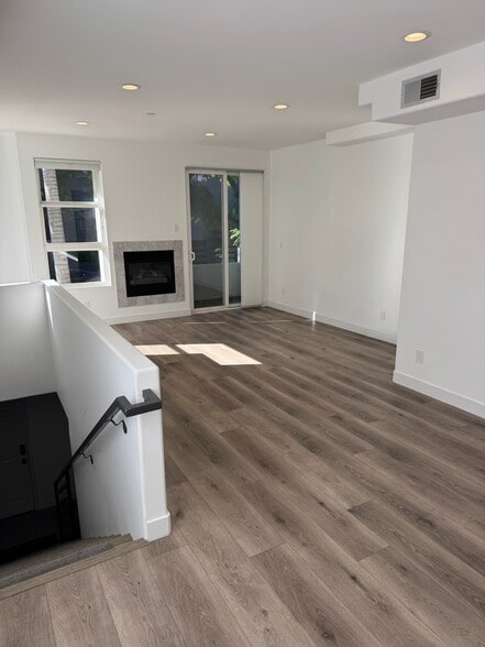 Living Room - 910 N Curson Ave