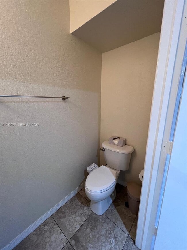 Building Photo - 2098 NE 167th St