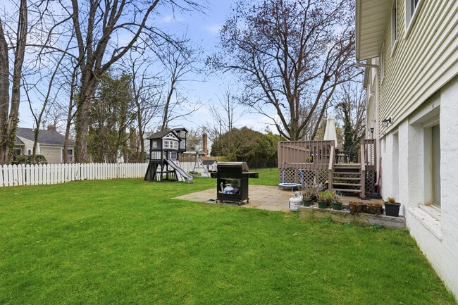 Building Photo - 221 Mamaroneck Rd