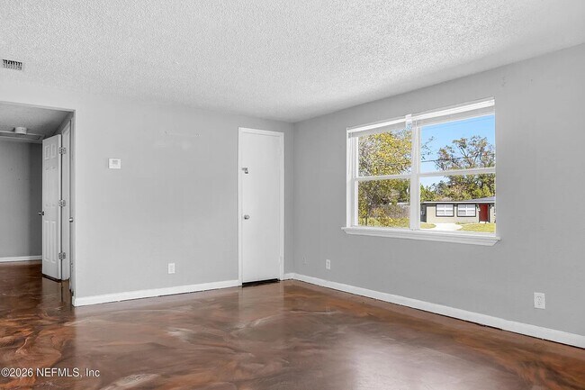 Building Photo - 5829 Ensenada Rd