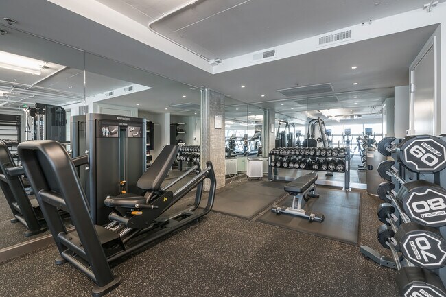 Building Photo - 200 Brannan St