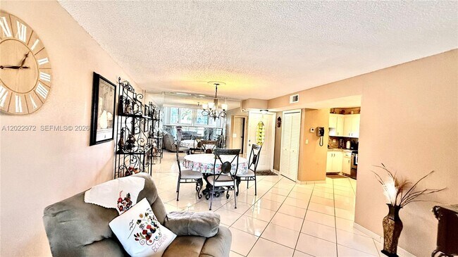 Building Photo - 8961 S Hollybrook Blvd