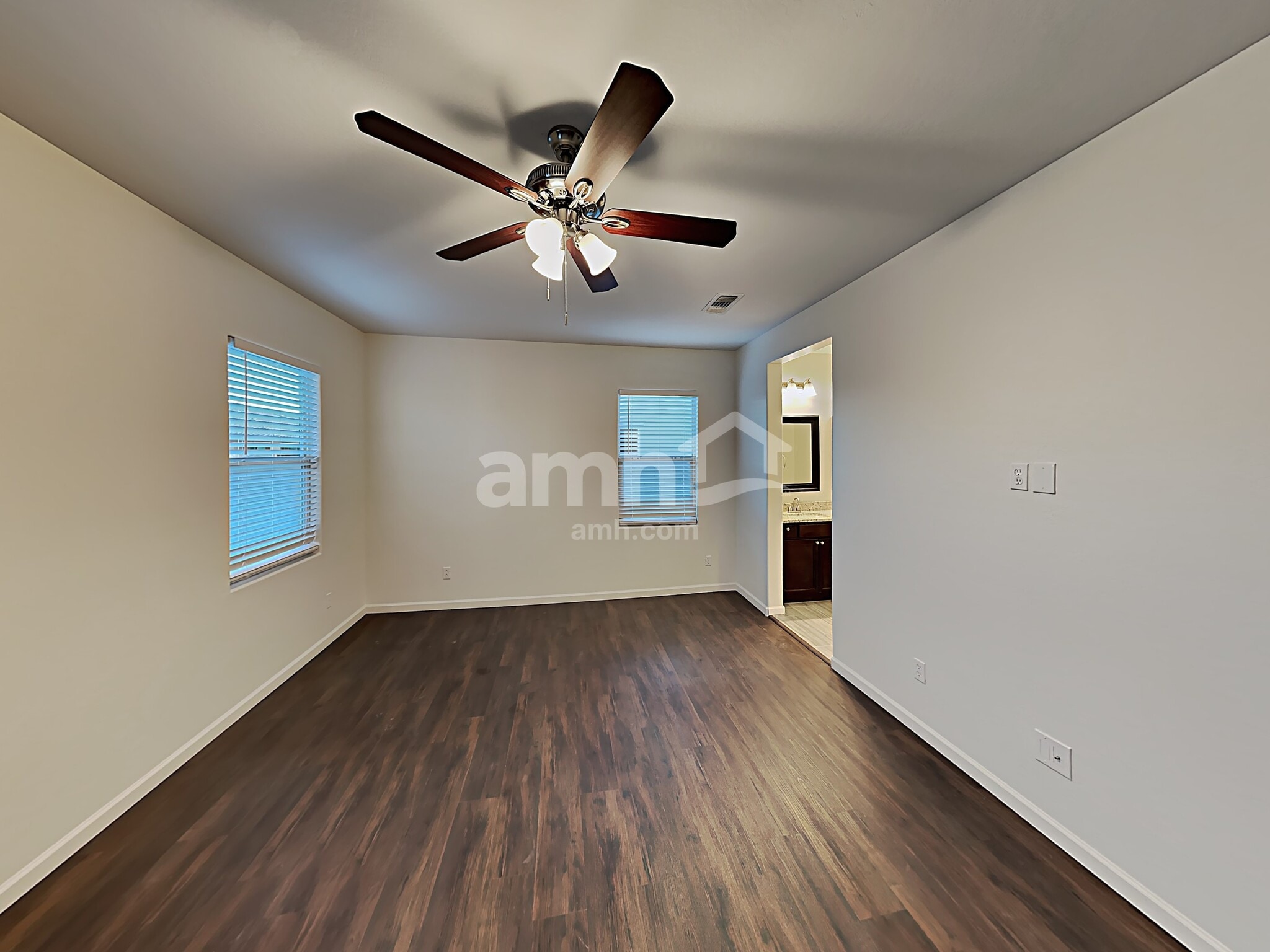 Building Photo - 1709 E Primavera Way