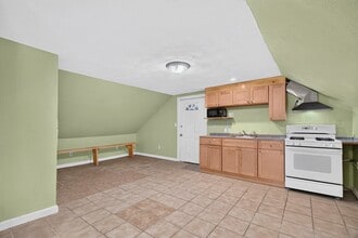 Building Photo - 57 Linden Ave