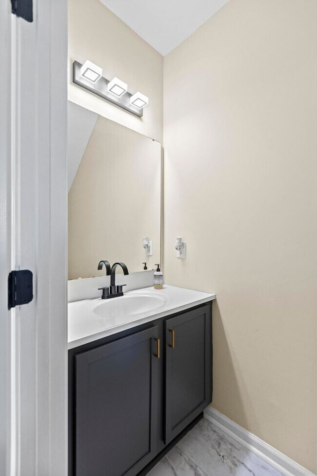 Building Photo - 132 Azalea Plantation Blvd