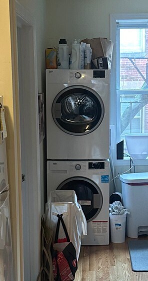 Building Photo - 37 Cooper St