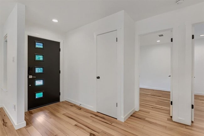Building Photo - 2608 Piping Rock Trail