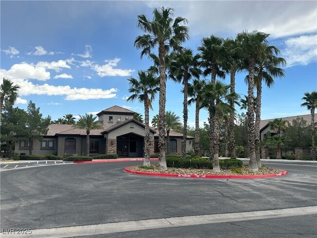 Building Photo - 8250 N Grand Canyon Dr
