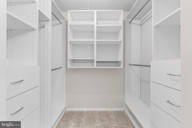 Building Photo - 9998 Tuscarora Rd