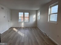 Building Photo - 132 N Church St