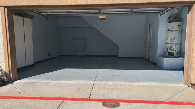 Building Photo - West Roseville, New Paint & Carpet 2 Story...