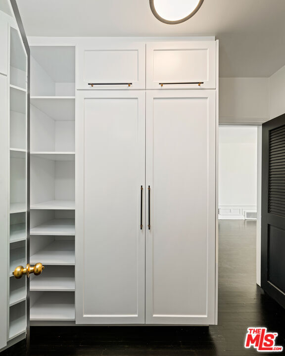 Building Photo - 1954 Hillcrest Rd