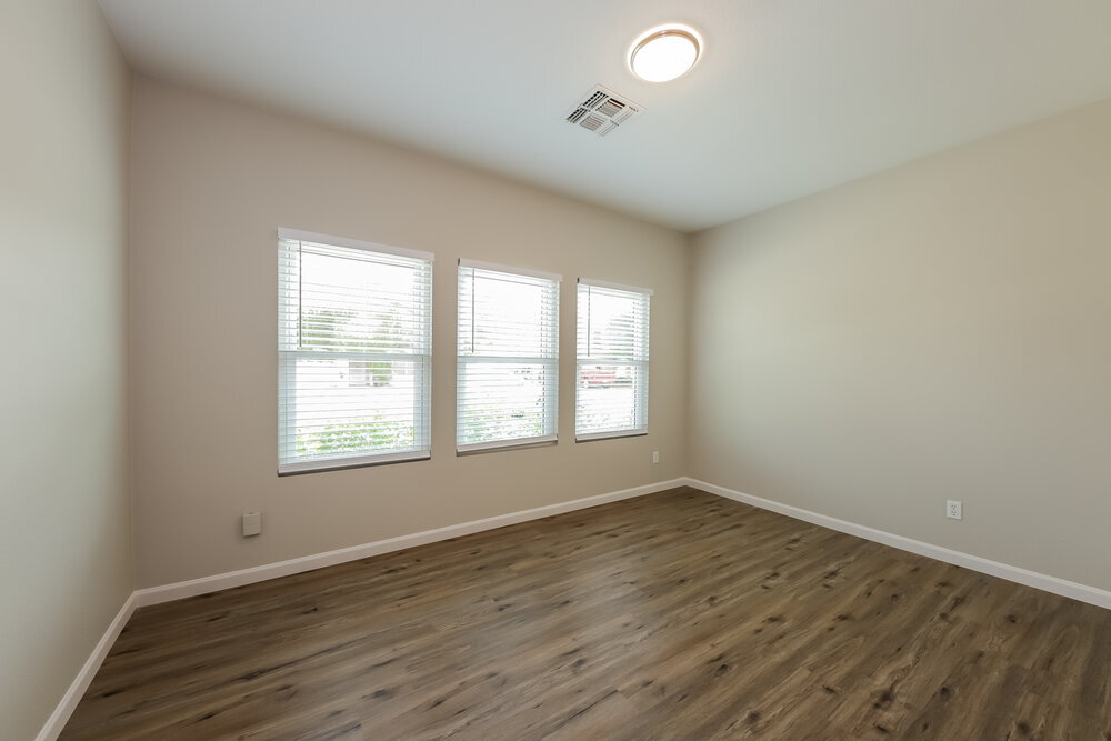 Building Photo - 10609 W Angels Ln