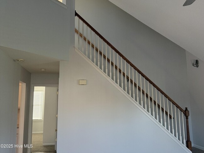 Building Photo - 207 Eagle Creek Rd