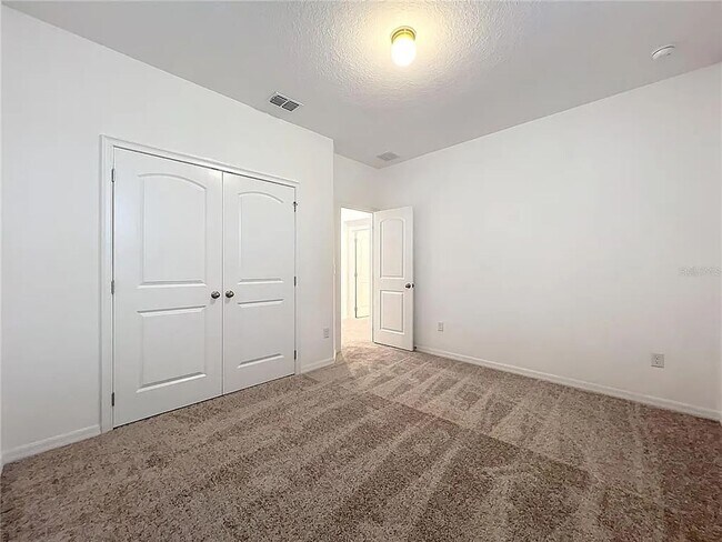 Building Photo - Spacious 5 Bedroom 4 Bathroom Home in Wind...