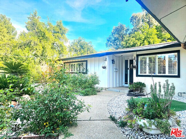 Building Photo - 5904 Laramie Ave