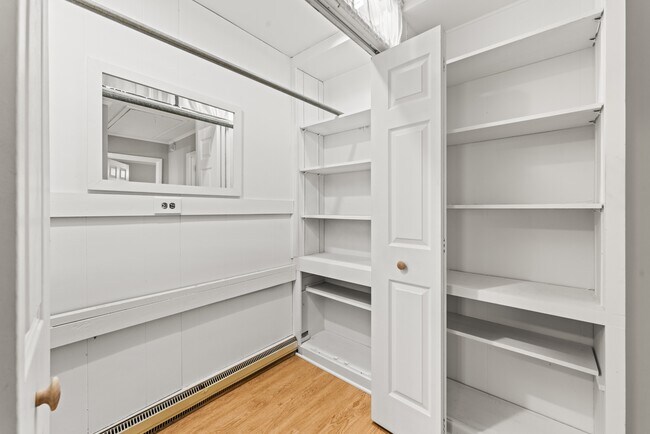 Building Photo - 4421 Jacobs Dr SW
