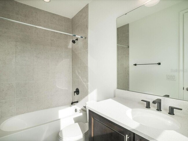 Building Photo - 2050 Packing District Wy