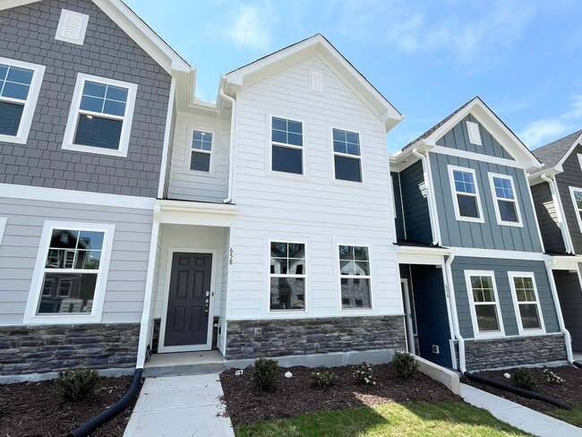 Building Photo - Newly Built 2BD, 2.5BA Apex Townhome in an HOA Community Near RDU Airport, RTP, and Fenton