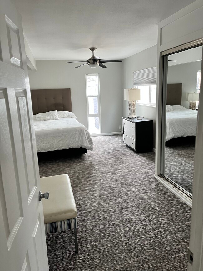 Building Photo - 208 30th St