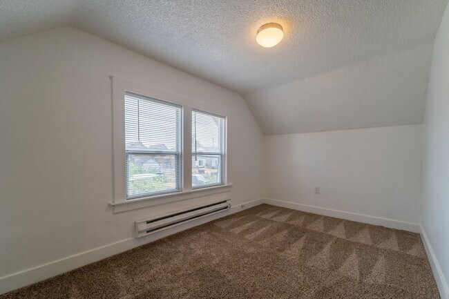 Building Photo - Charming 4bd/2ba Tacoma House for Rent!