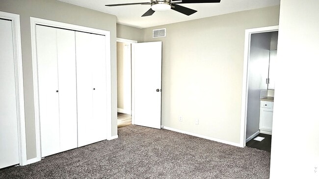 Building Photo - Beautiful Three Bedroom, Three Bathroom