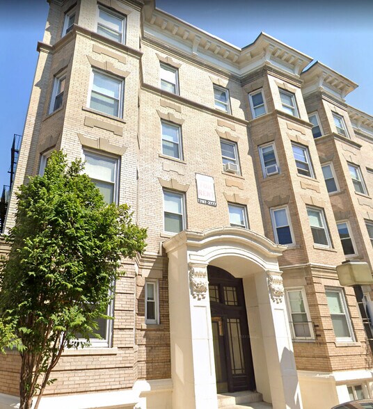 Building Photo - 115 Norway St