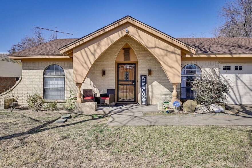 Building Photo - 1712 Meadowlane Terrace