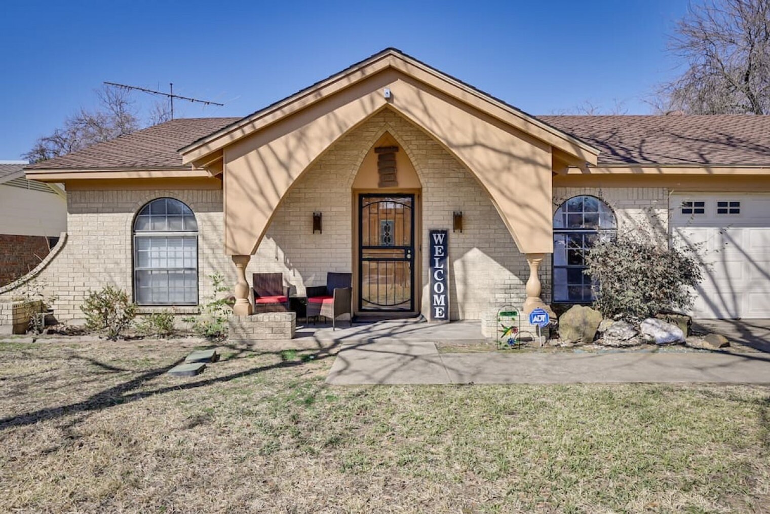 Building Photo - 1712 Meadowlane Terrace