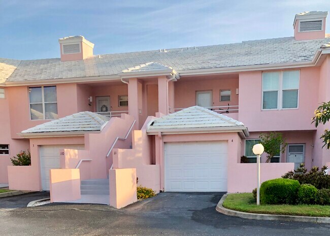 Primary Photo - 4330 Pinebrook Cir