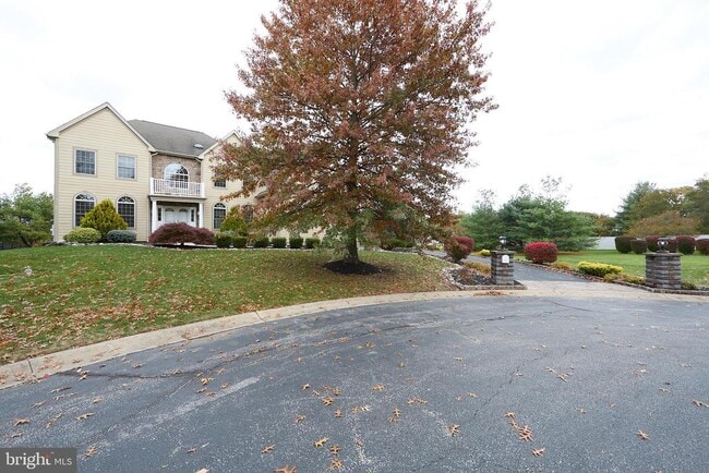 Building Photo - 1401 Hampstead Ct