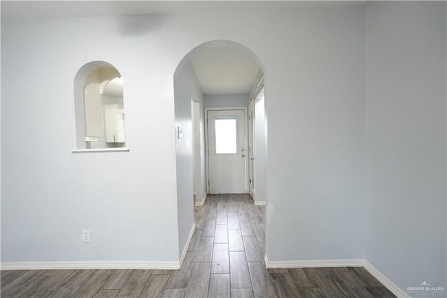 Building Photo - 4014 Aggassi Dr