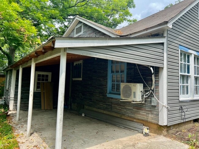 Building Photo - Cute Home Close to the Universities
