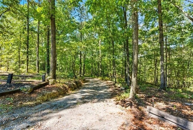 Building Photo - 96 Collins Rd