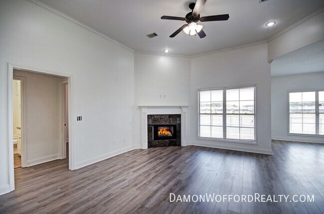 Building Photo - 142 Lakeway Drive