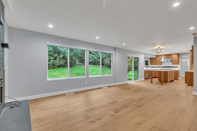 Building Photo - 4bed/2.25bath Stunning Remodeled Home on Expansive Wooded Lot in Woodinville