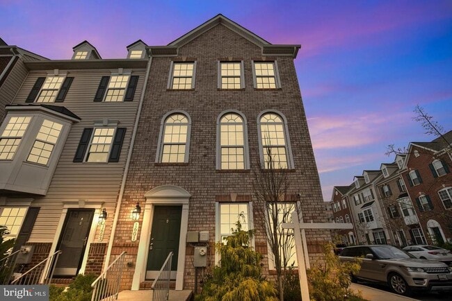 Building Photo - 1601 Wesbourne Dr
