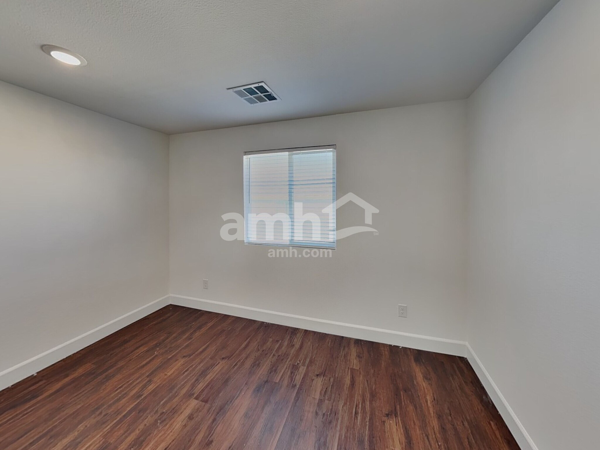 Building Photo - 132 Charmante Tulip Ln