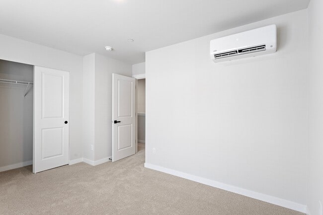 Building Photo - 16124 Cascadian Way