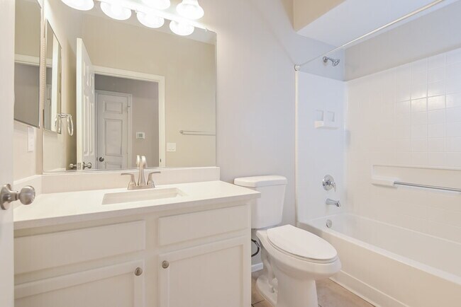 Building Photo - 306 E Calle CERITA